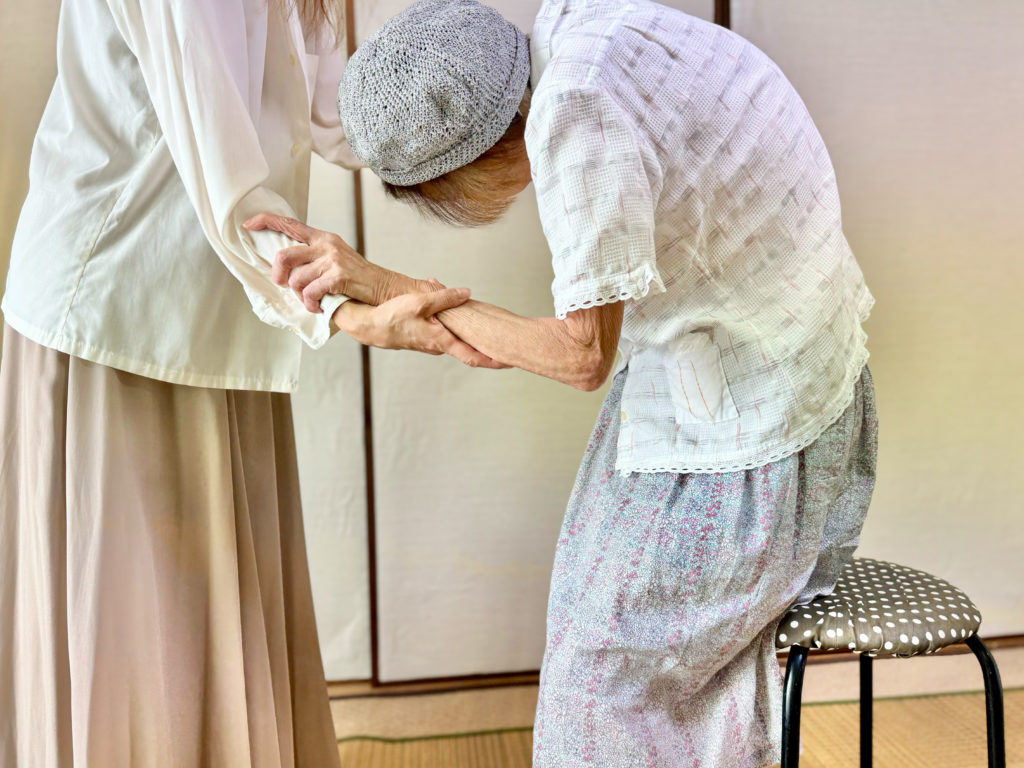 脳卒中の家族を支えるための介助のコツと心の持ち方